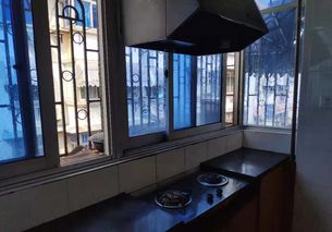 大潤發邊建工小區三室兩廳一廚一衛精裝潢房屋出租